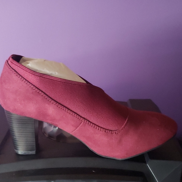 Shoes - Picture 2 of 3